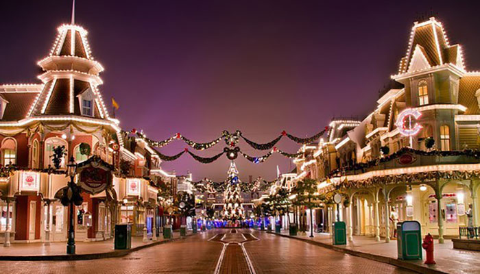 Disneylamd-paris-mainstreet-christmas